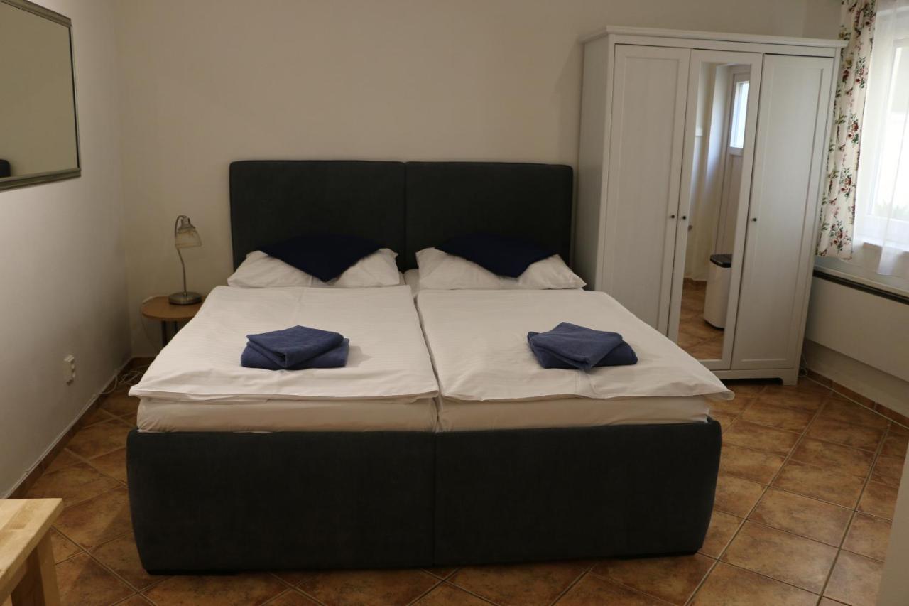 Penzion 4 Dvory Ceske Budejovice Dış mekan fotoğraf
