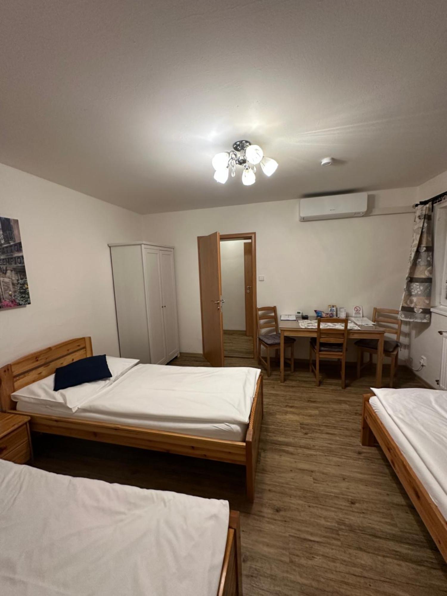 Penzion 4 Dvory Ceske Budejovice Dış mekan fotoğraf